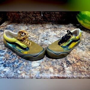 VANS MOMA women’s size 6 suede MOMA museum of modern art Salvador Dali edition